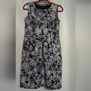 Enfocus Studio Black and White Floral Dress. Size 8.